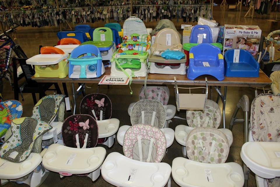 MOMSTwins's tweet photo. If you need high chairs, booster seats, feeding utensils, etc., we will have it! (Link in bio) #consignment #comoms https://t.co/MTPE7UjFaG