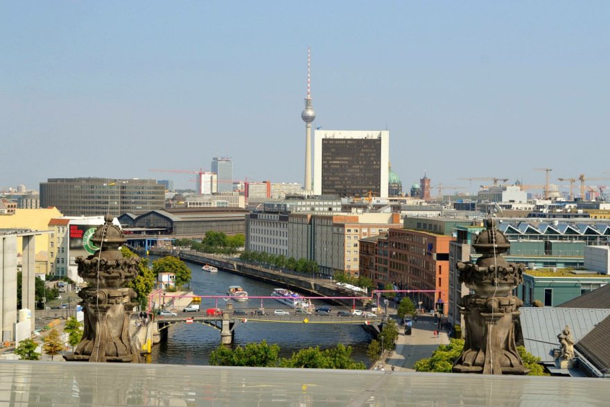 RT x.com/Greenide/statu… Discover #Berlin 's Top 10 Sights by Foot: ow.ly/YHebr - via HeyImMichael…