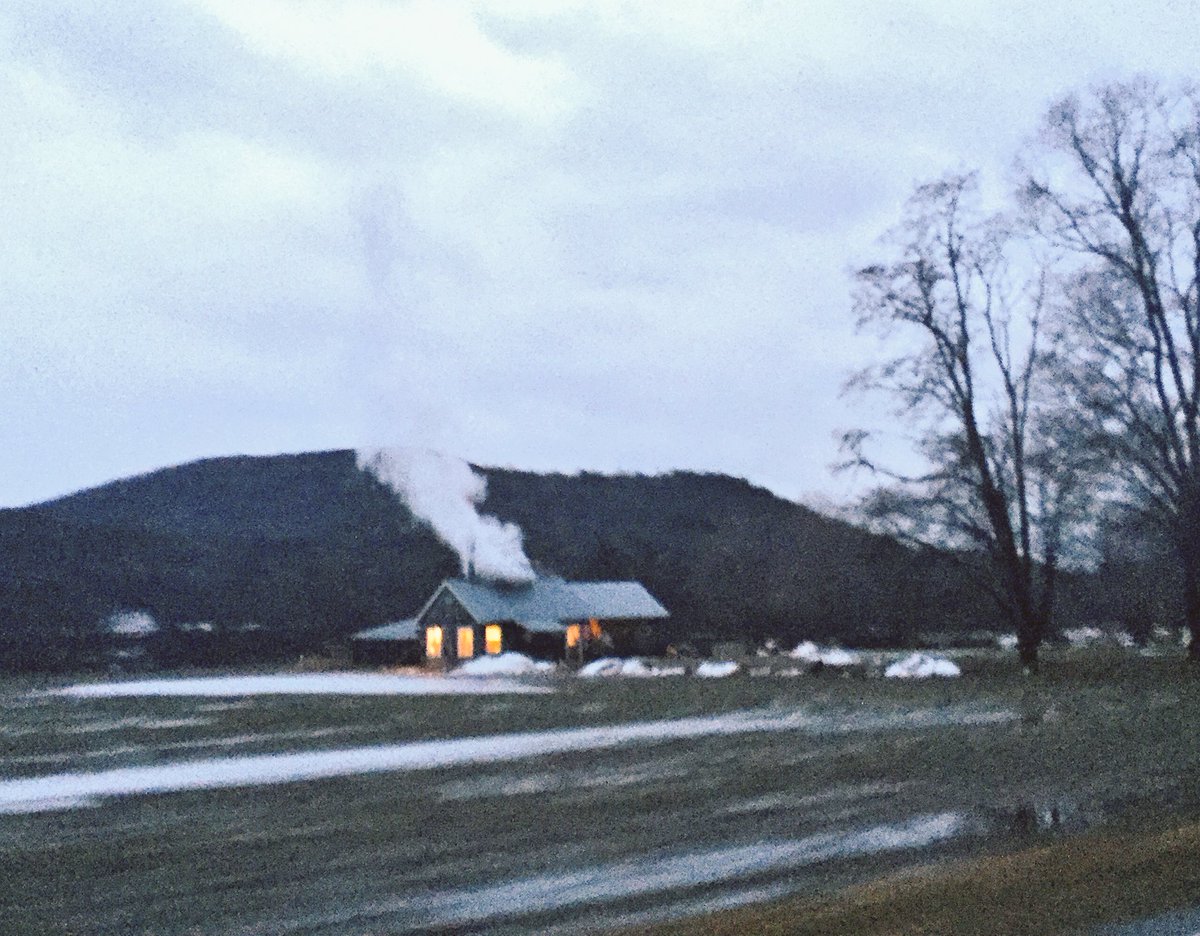 VermontJen's tweet photo. Sap is running. They're boiling tonight in the #uppervalley of #vermont. #makingmaple https://t.co/Ueg3Ih8XWe