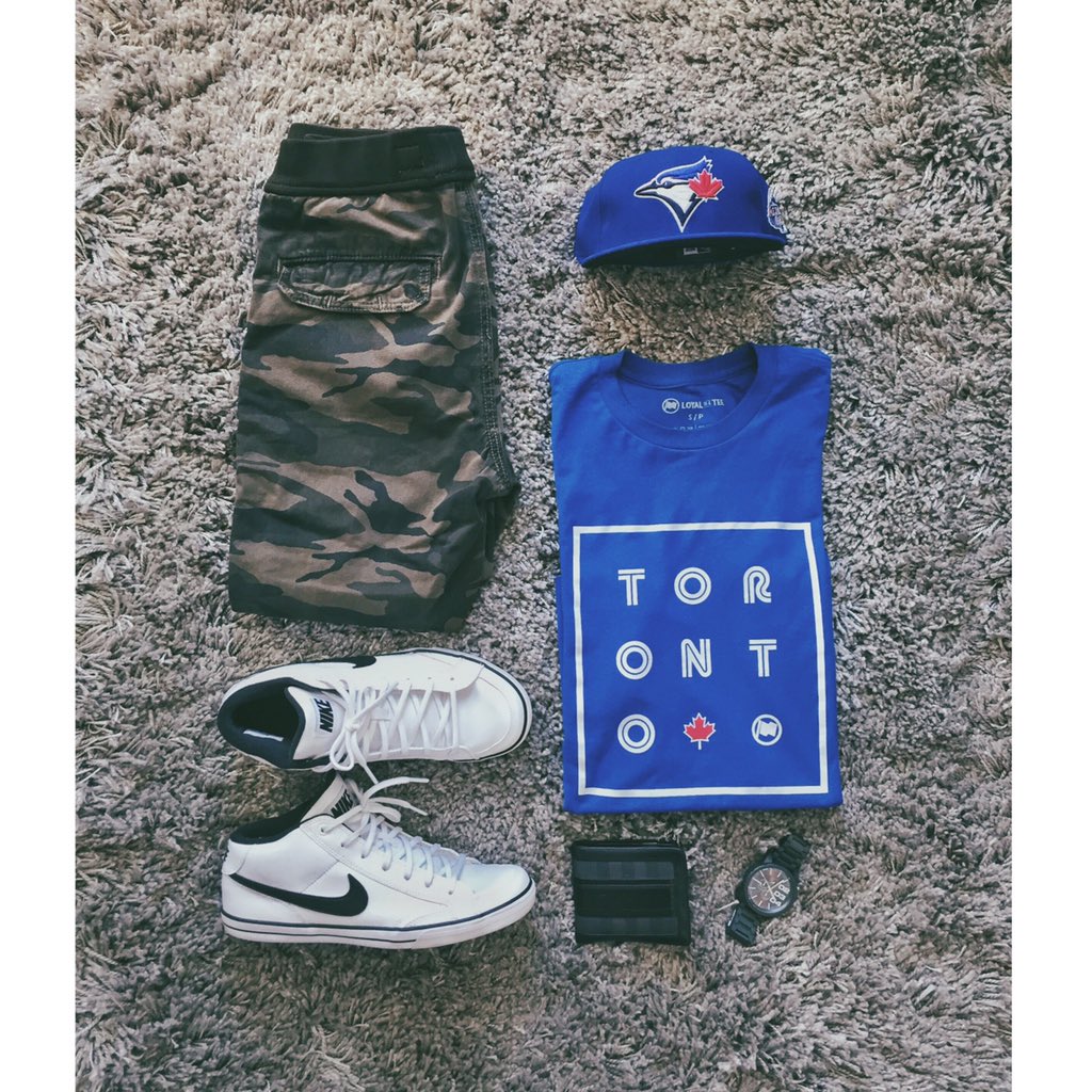 LOYALbaseball's tweet photo. Gear up for baseball season ⚾️🍁 

#TorontoTee @ https://t.co/3P7ijfR23H

#BlueJays #WeTheNorth #ComeTogether https://t.co/qzTLLi7BzG