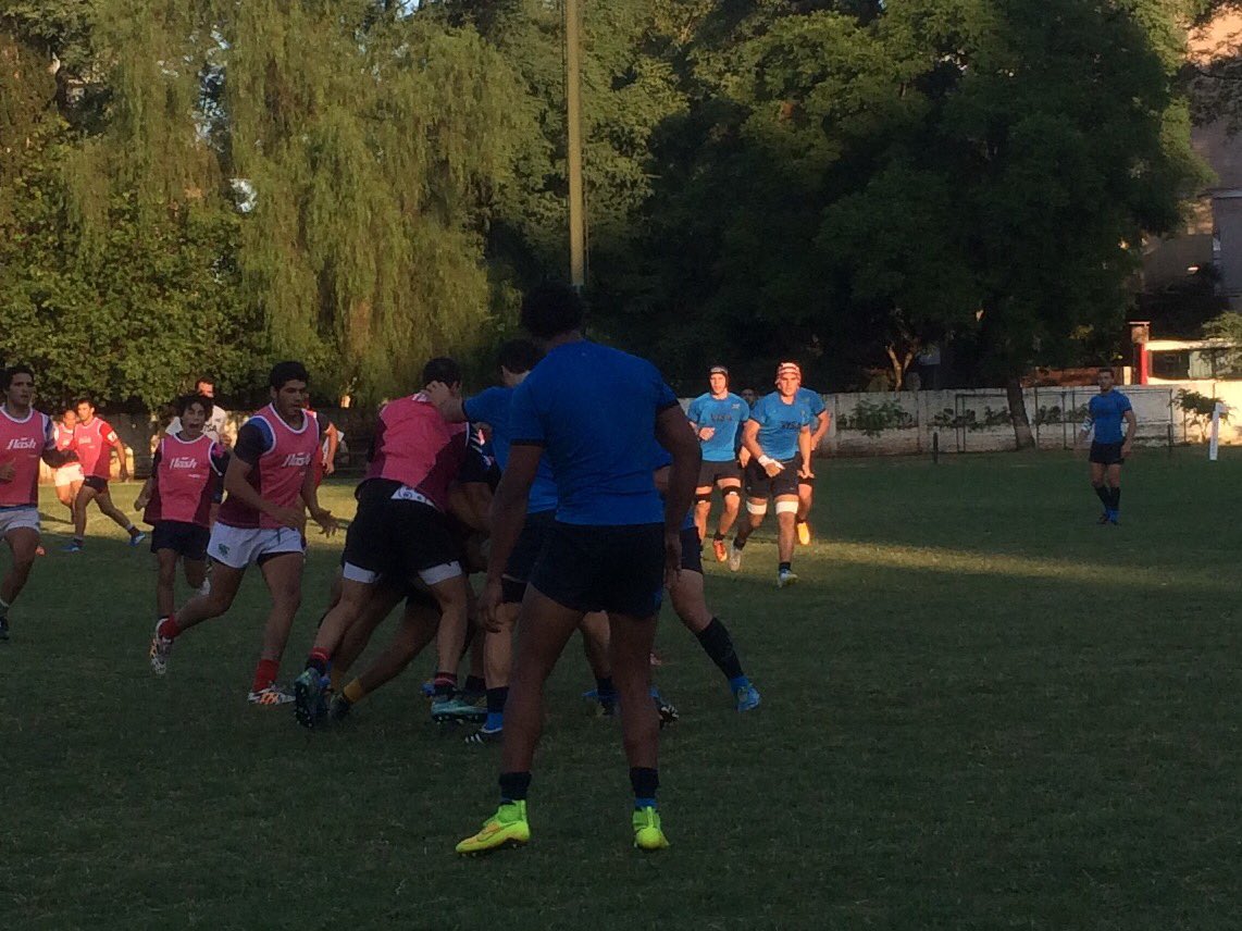 plazajewell's tweet photo. Argentina XV @unionargentina compartiendo un entrenamiento con nuestra Primera División https://t.co/gO03tIhvV8
