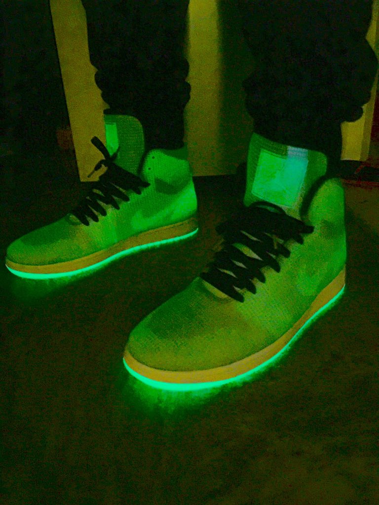H8town's tweet photo. @Sneakerpedia #4Lab1 #GITD #Sneakerholics https://t.co/aw23lx7BG4