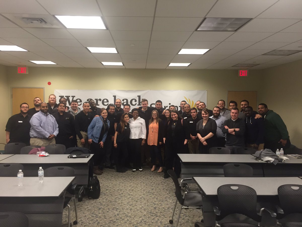 stephen_impey's tweet image. Employees being trained by the best in the business, Sharon Marrow. @ConradJHunter1 @Wads20 @greigsprint