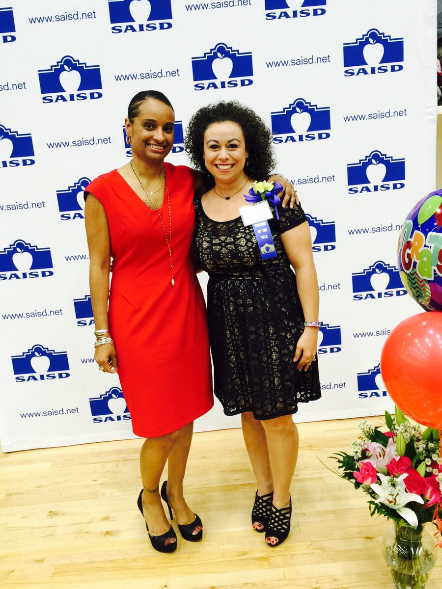 GatesElementary's tweet photo. Congrats to Ms. Moreno, our teacher of the year! We love you! @SAISD #saisdlearns @SonyaMora1 @ariuiw53 https://t.co/NlIwFiwmcU
