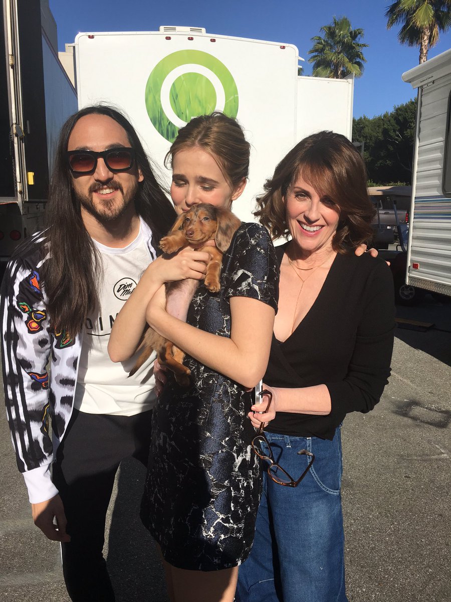 📽📽🎞🎞🎞 #whyhim? @liluziaoki @zoeydeutch @MeganOMullally https://t.co/wzQTpcK6p9