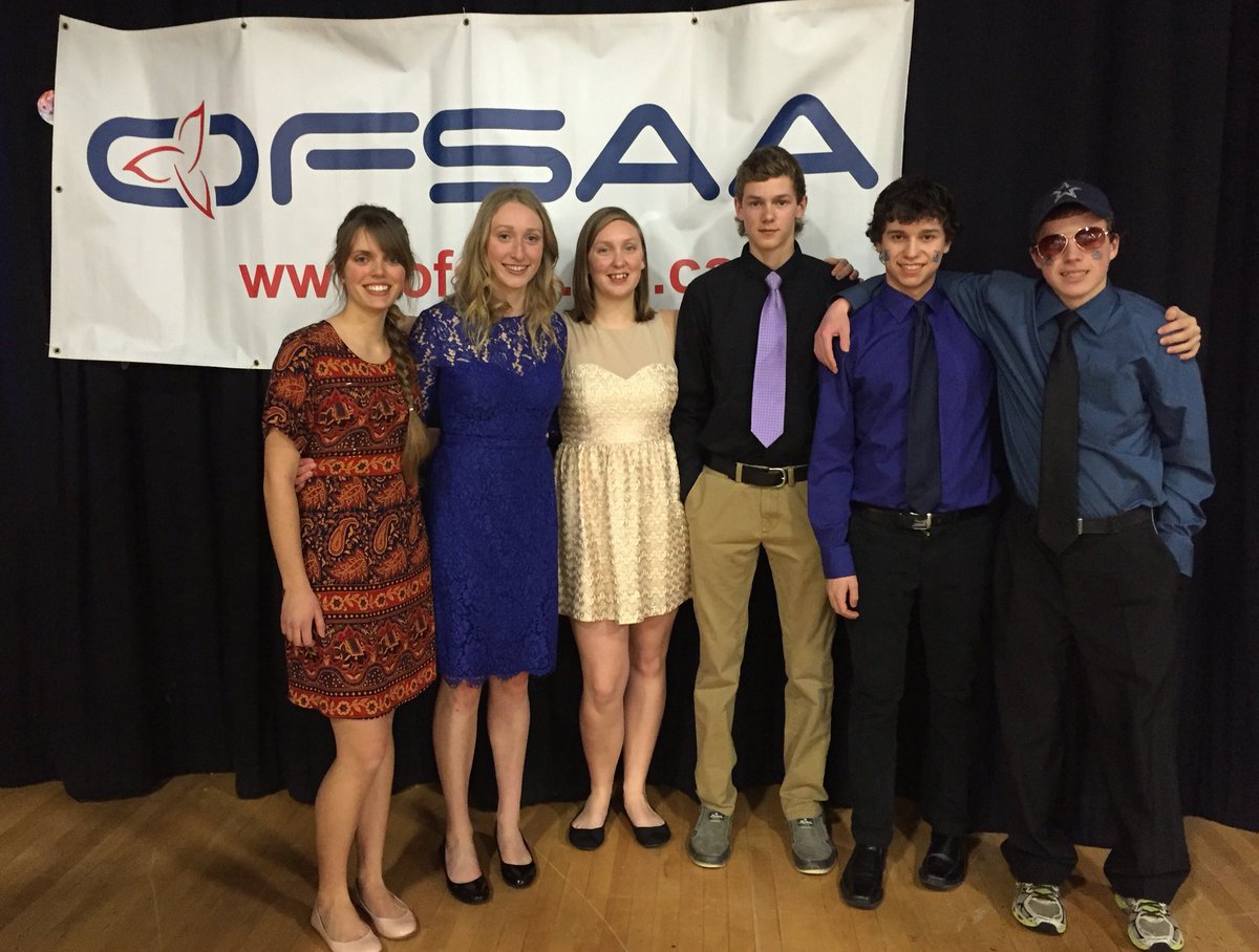 hdurnin's tweet photo. Livin' the dream @OFSAASnow @femadillss Nordic Ski Team #cleanuprealgood https://t.co/8tTNace0FT