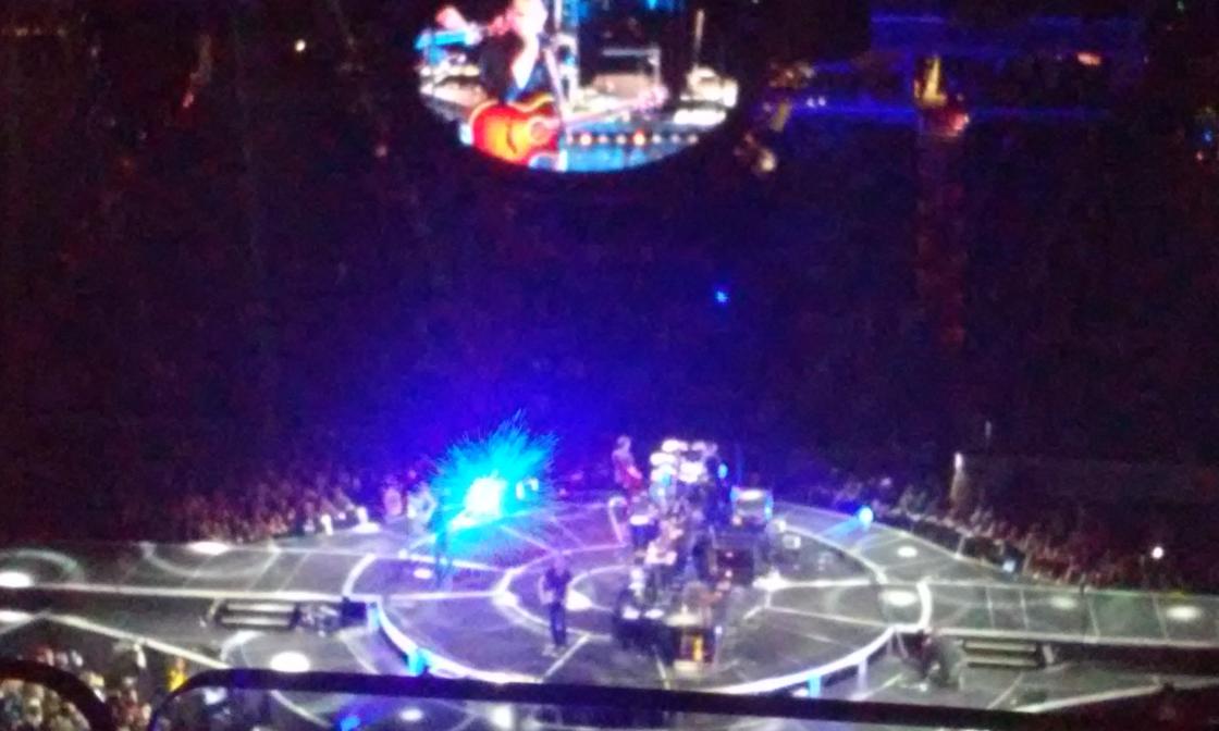 c387747b7e3e42e's tweet photo. Waiting for Carrie Underwood! https://t.co/hWXNn8b0Ph
