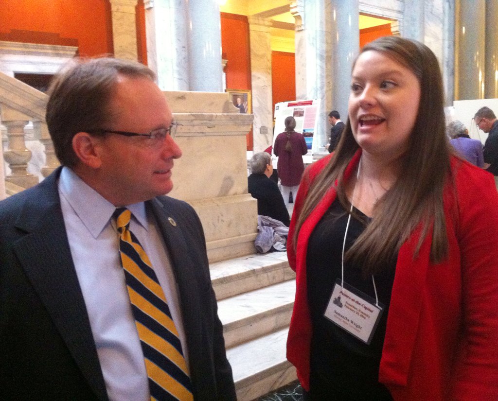 Posters2016's tweet photo. @MurrayStatePrez Dr. Bob Davies spending time with all the @murraystateuniv students at #KYPosters16 (1/3): https://t.co/C9fyjwbBst