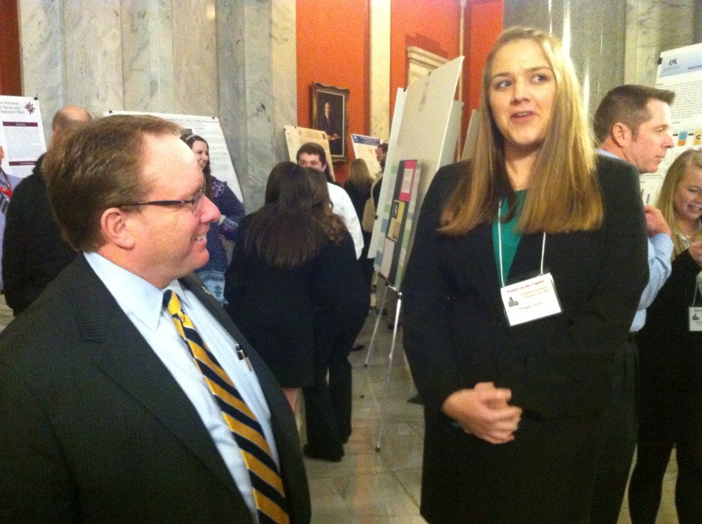 Posters2016's tweet photo. @MurrayStatePrez Dr. Bob Davies spending time with all the @murraystateuniv students at #KYPosters16 (2/3): https://t.co/wB4yzIXr8x