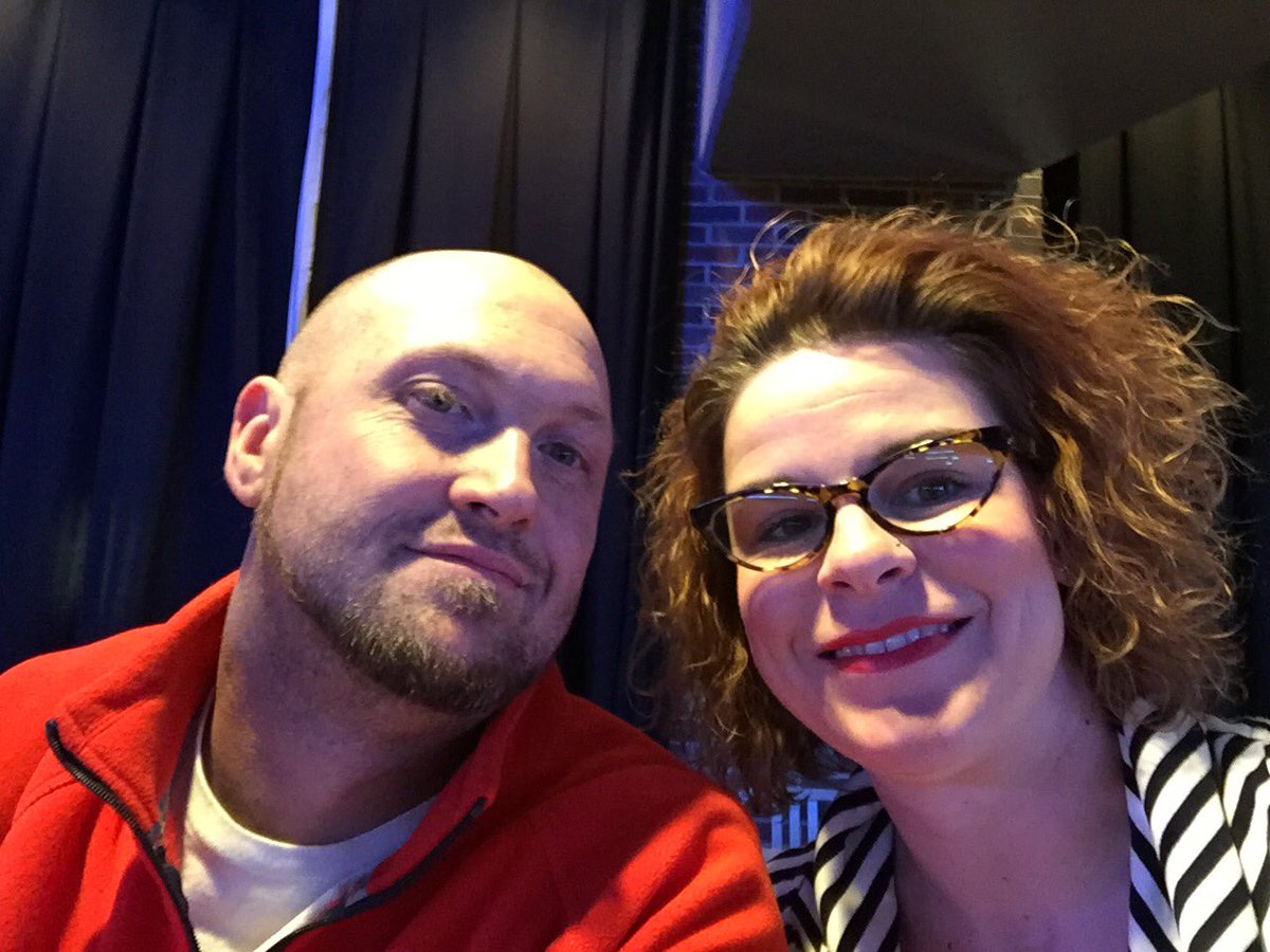nitneynae's tweet photo. Date night thanks to YE! Bring on Brad Paisley!!! #YErocks https://t.co/gyUtohOVK1