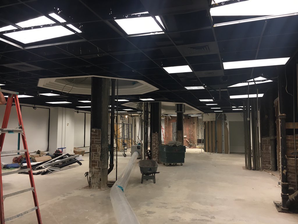 russellmanthy's tweet photo. Preparations underway for the new Amegy branch in the #espersonbuilding in #Houston @CameronMGMT @IAarchitects https://t.co/DIecsJ8Znb