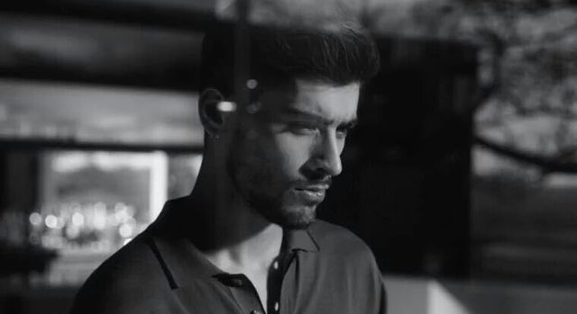 Rosemalikxx's tweet photo. My babe is so hot @zaynmalik https://t.co/DuThjaFVvM