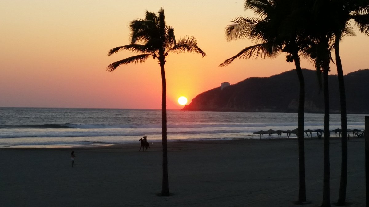 Así cayó la tarde en el <a href="/AbiertoTelcel/">Abierto Mexicano de Tenis</a>. #AMT2016 #AMTAcapulco🎾