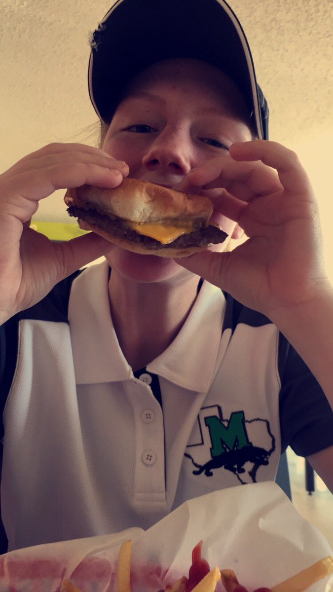 haleymm1214's tweet photo. Today was such a good day😊⛳️ #3rdPlace https://t.co/Wwph7H2lro