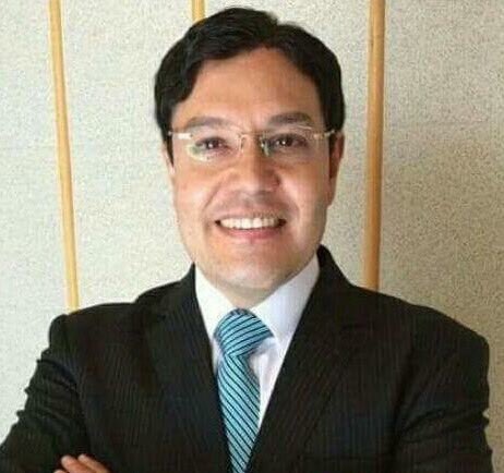 HugoRivera3's tweet photo. Carlos Moreno Sánchez de @BUAPoficial Pensará que la nueva peluca iba a mejorar su inteligencia? ridículo cabrón https://t.co/jPThGN1w3t