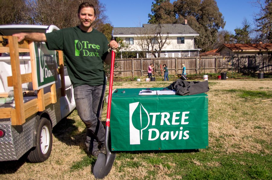 TreeMusketeers's tweet image. See how this NorCal non-profit is making an impact in their local community! @treedavis theaggie.org/2016/02/21/tre…