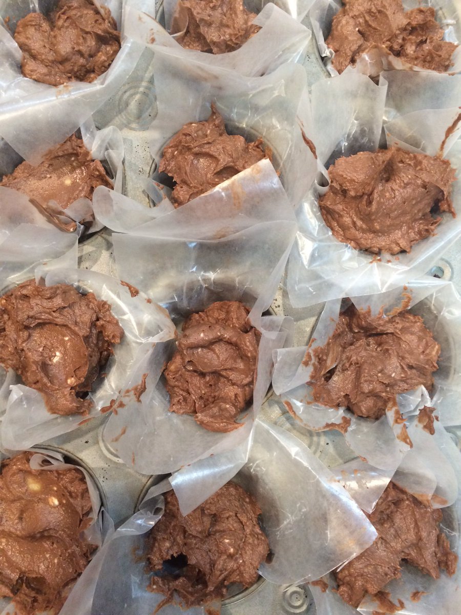 Pruvit_KetoOS's tweet photo. Making #delicious #sugarfree #Raspberry #Chocolate #Cheesecake #FatBombs!! YES! So good! With 2 scoops of #Keto//OS https://t.co/lDrhZNA6FX