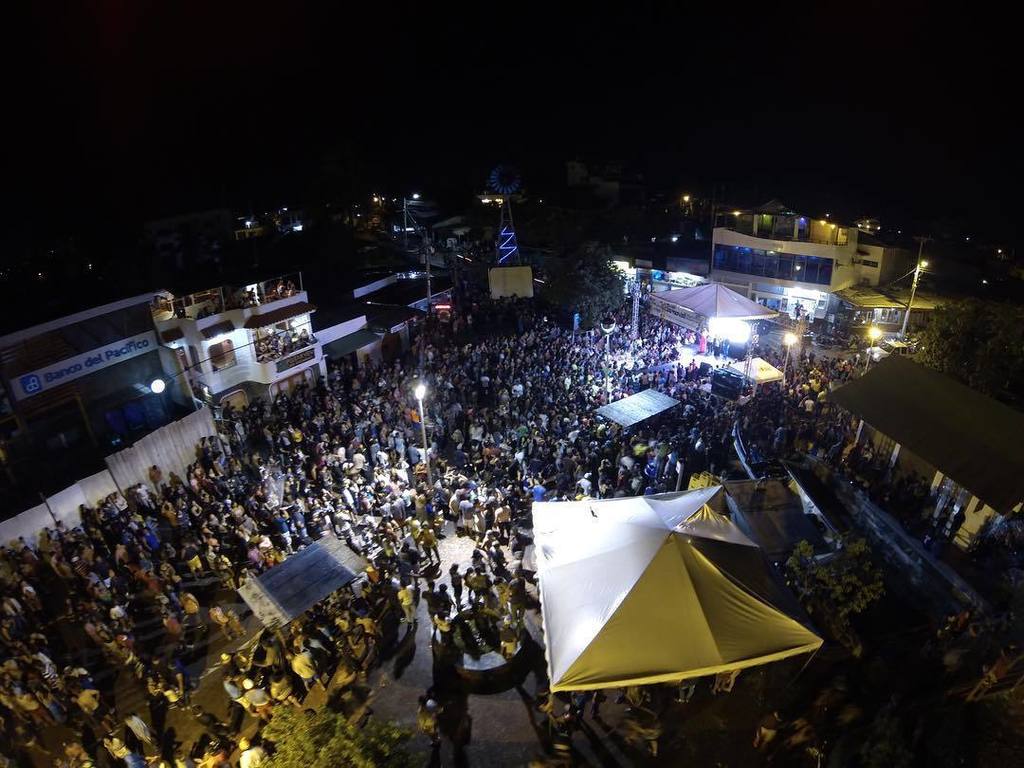 dronodromo_com's tweet photo. Party in The park ....!! #drone #gopro #dronefly #goprodrone #hero3 #hero #dji #phantom2 #phantom #inspire #allyoun… https://t.co/IWmWoGsox9