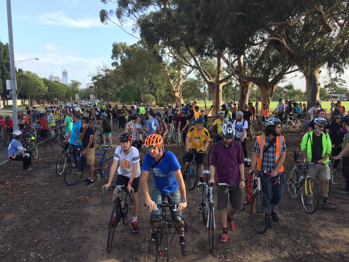 Good big turnout for #AlbisRide16!