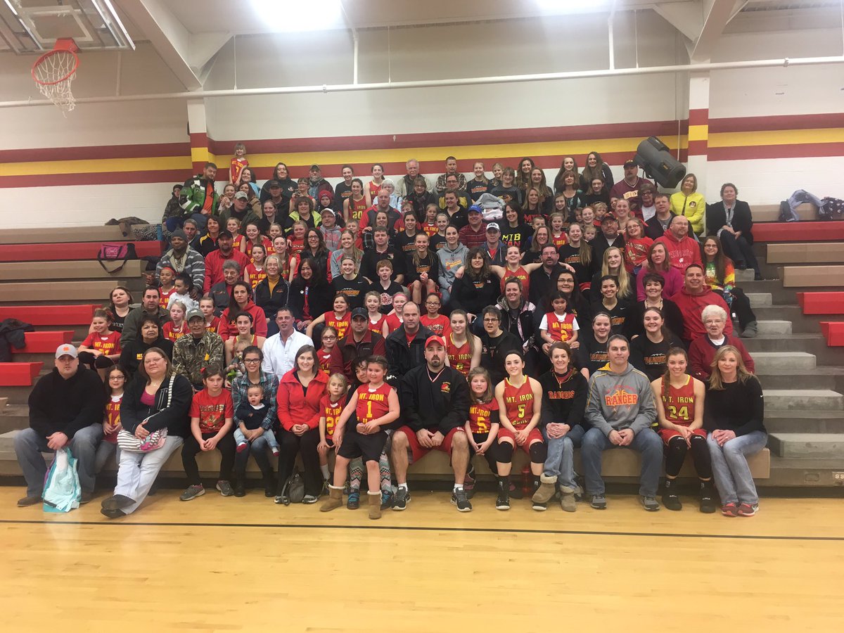 MIBBASKETBALL's tweet photo. 2016 Ranger Basketball players and parents. https://t.co/07lGFvcMuq