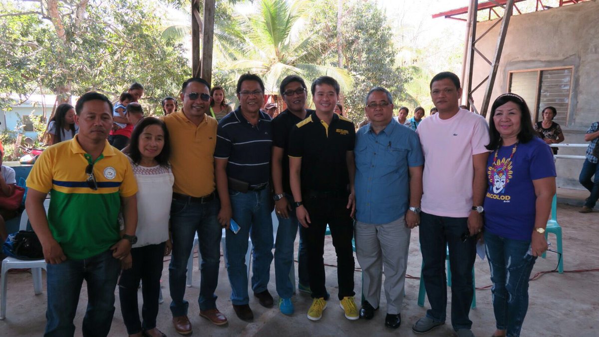 senatorjoelv's tweet photo. Spoke here in Brgy Kiagot, Digos City with Mayor Joseph Peñas, &amp; City Councilors the importance of job creation. #49 https://t.co/mjouP5IReT
