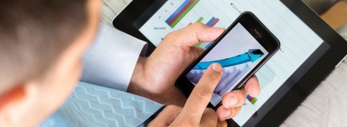 _hoareaucedric's tweet photo. Audience Internet : l'année où les Français sont devenus accrocs des écrans mobiles - https://t.co/LLVtEYB0Dm https://t.co/OiAcUcQz47
