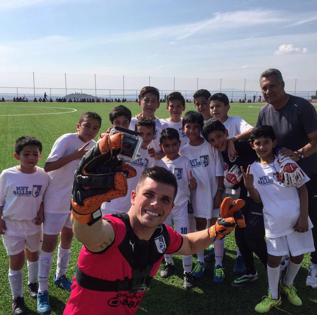 TiagoVolpi's tweet photo. Hoy se vivió un día especial y muy feliz

Hoje foi um dia muito especial e feliz! https://t.co/i8yLGYiApx