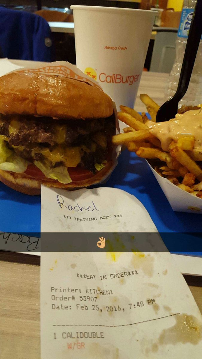 rach_1905's tweet photo. Inlove with @CaliBurgerPH 💕  So happy to be apart of the team 😊👌 best food ever hands down. https://t.co/5esJCLY2QR