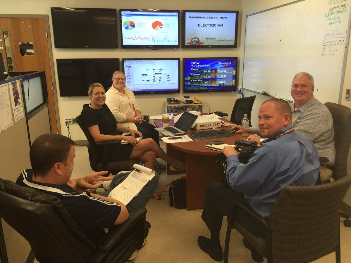 JNulisch's tweet photo. #MCSDIT meeting with @CDWCorp and @veritastechllc scoping #data protection strategies. #MYMCSD https://t.co/QiLE1jogVJ
