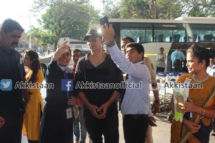 Akkistaan's tweet image. Pics: @akshaykumar sir snapped at Mumbai Airport, Yesterday!