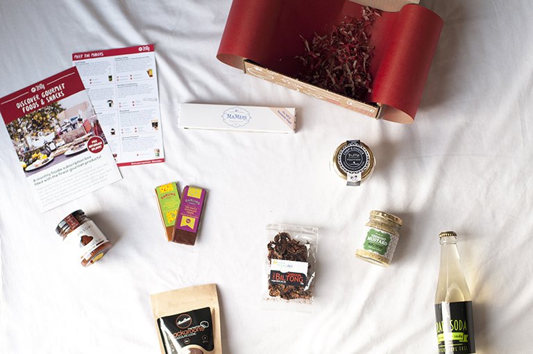 ZestlyBox's tweet photo. January's artisan foodie box unpacked in all its glory! @DarlingSweetDS @FlavourUnion @_Mamere @VeganDeli_SA https://t.co/ZdJFhidlGO