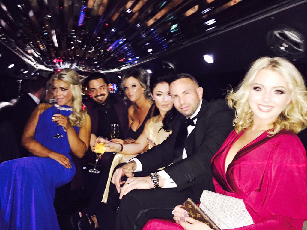laurenrob1's tweet photo. Wow😍😍😍🙆🏼what an amaaazing night💗whisked off to Warwick Castle in style
Sooo excited for today🙌🏼💃🏼💃🏼#bham16 day1👯👯👯 https://t.co/vEMD7dZnLf