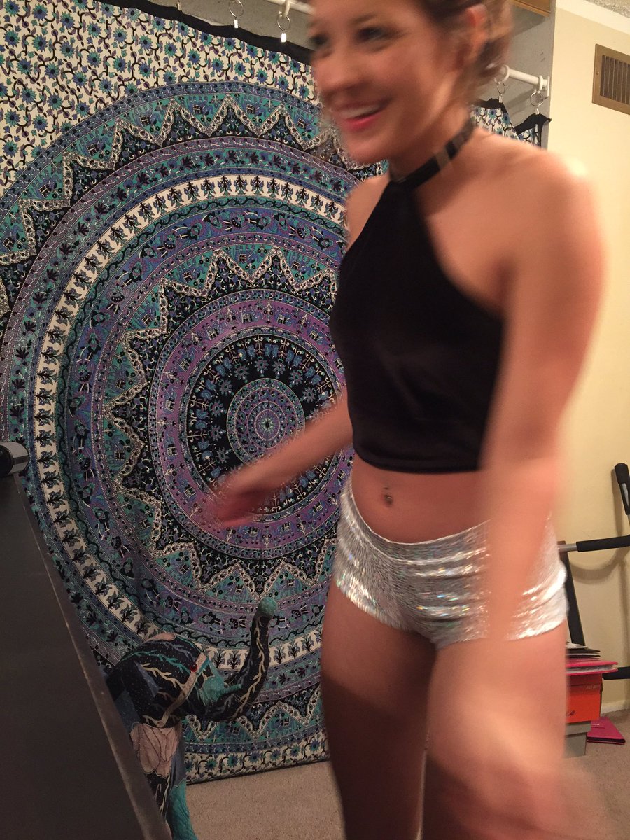 mindfully_lex's tweet photo. when you get your @eatsleepravebra  package and have to try on what u bought. THANK YOU, I love it😍💕✨ https://t.co/l8wVPFLQM1
