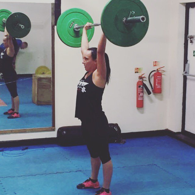 LizCollins13's tweet photo. 30 push press with 40kg #crossfit #girlswholift #Powerlifting #girlswhopowerlift @buckeroochi https://t.co/T7U3wQ3oiS