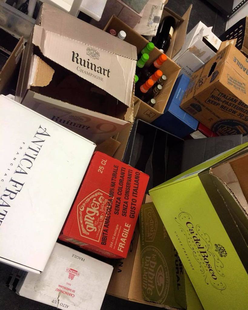 LoggiaGloria's tweet photo. InstaPic by localecaffecucina: ✅👌🏻🍸🍾 manca poco! #localecaffecucina  #viaforoboario #happyness #bersiserlini #cadei… https://t.co/HBPQAJXT2M
