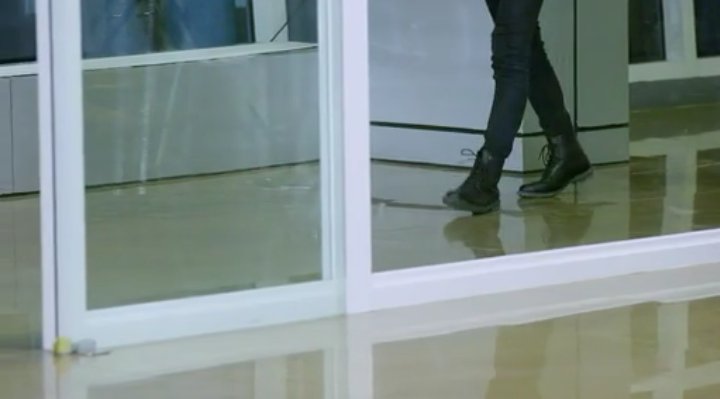 TeamRealTV's tweet photo. Sinong kinilabutan sa scene na to??
Hindi ako humihinga nito.
#OTWOLTheLastFlight 
-QBee https://t.co/yLXboxoMJQ