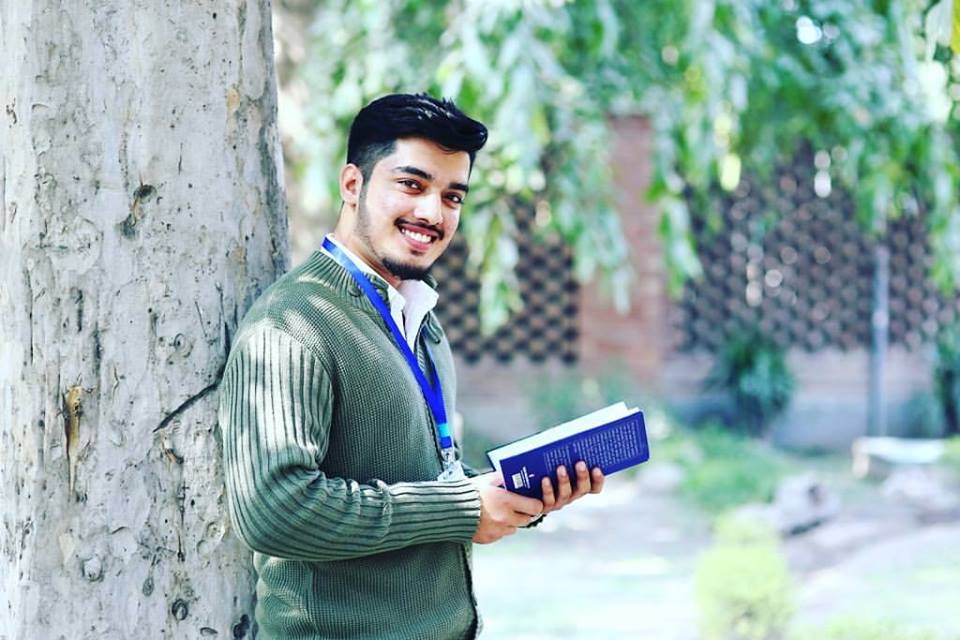 FCCollege's tweet photo. "Education is the movement from darkness to light."
– Allan Bloom
#MyFCC #FCC #FCCollege #LifeAtFCC #tgif https://t.co/1Mqh7dZ8gb