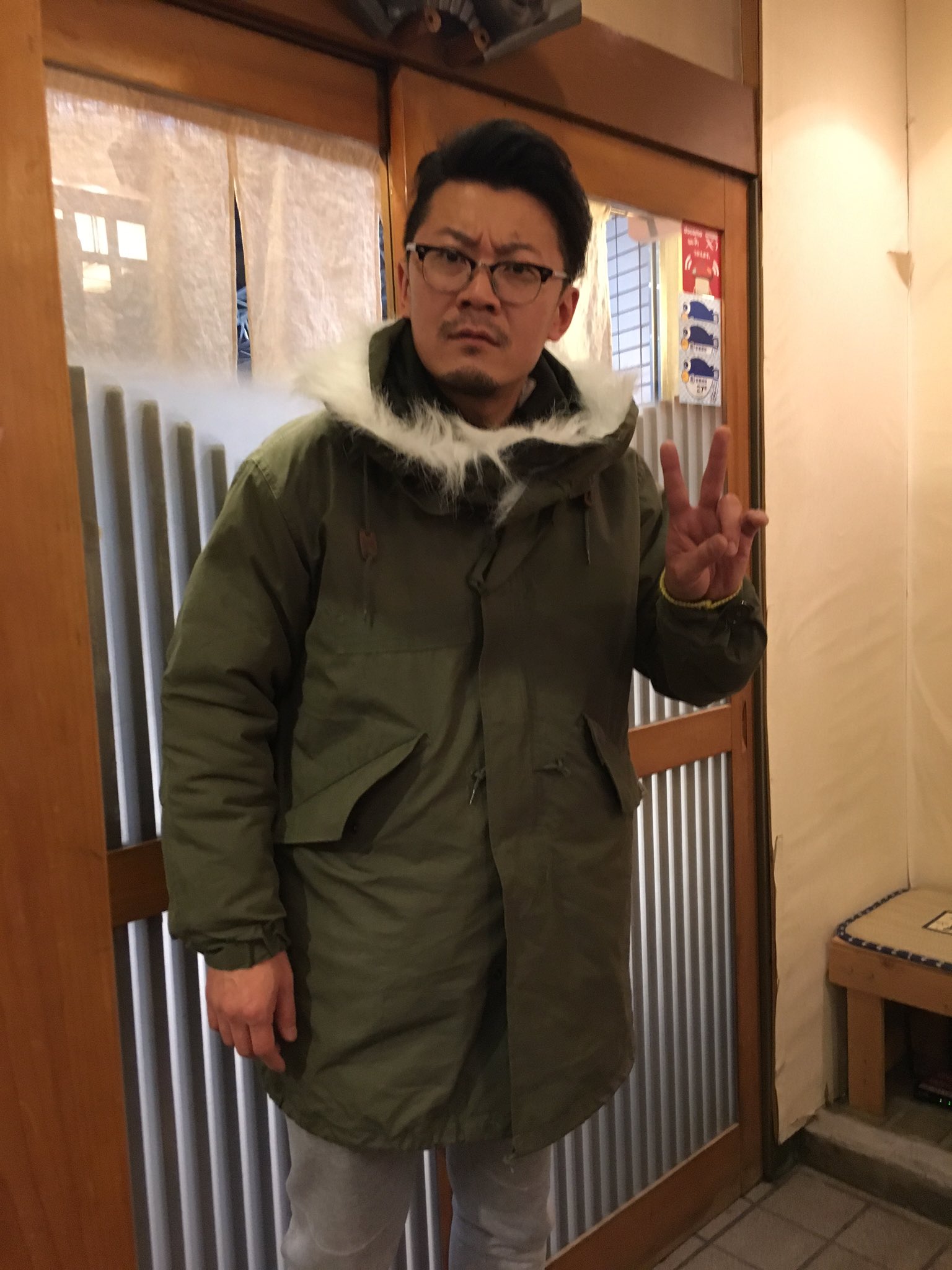 טוויטר Laxny Official בטוויטר 社長来ました ラクスニーのモッズコートと共に T Co Qayj2lgmn0