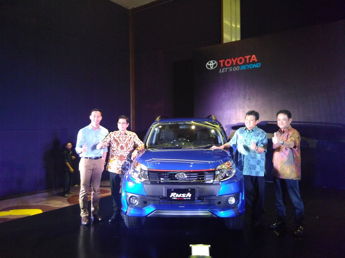 ToyotaID's tweet photo. Prosesi unveiling Rush TRD Sportivo Ultimo bersama BoD PT. TAM &amp; @richardbera. Keren kan, Friends? #RushUltimo7 https://t.co/sDS2E2DWpV