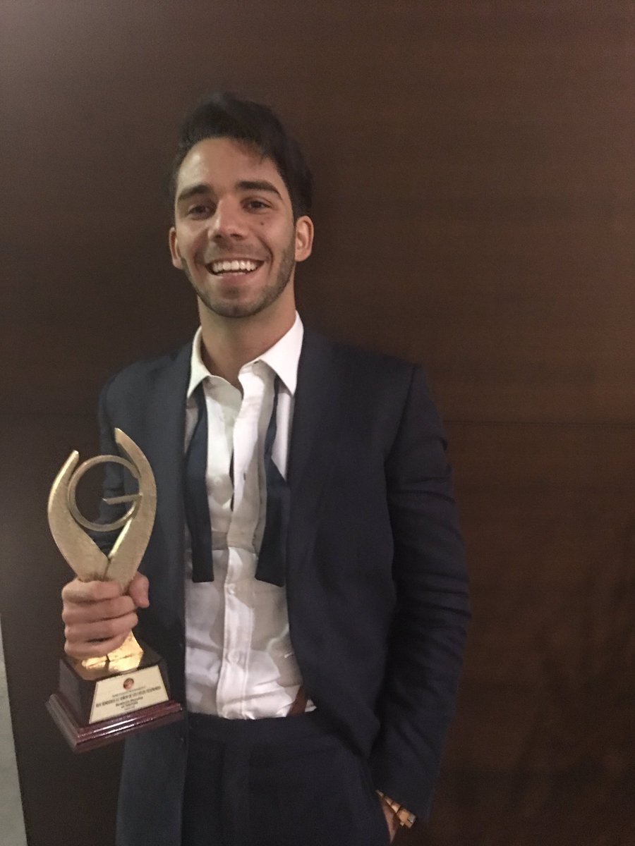 Ruy88's tweet photo. Este premio no es mérito mío, sino de todos aquellos que me alientan a ser quien soy y que me apoyan. GRACIAS!🙌🏻 https://t.co/yKYBitLHgB