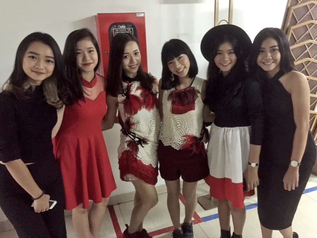 faintstar_Tokyo's tweet photo. girl's party^_^ looking forward tomorrow live.
19:45-Faint★Star
20:15-Teenbell
#JapanWaveEXPO
Teenbellさんの番組ジングルコラボ済 https://t.co/y8XyvbSgeW
