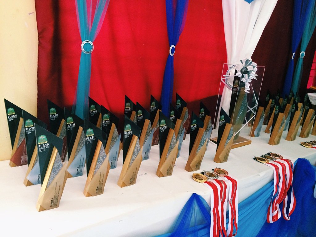 Hadiah buat para pemenang sudah siap semua, tunggu apalagii, tinggal menunggu pengumuman bagi para pemenang sobat👍👌