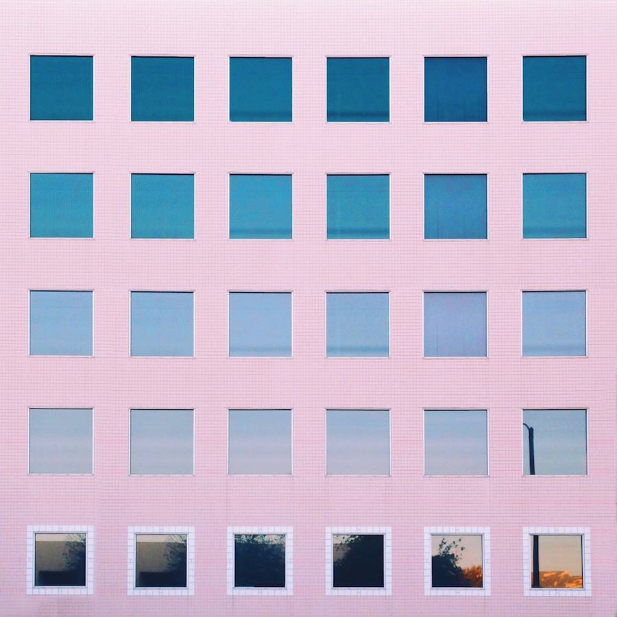 fubiz's tweet photo. The Pastel Geometry of LA https://t.co/HPJv9p9dbS https://t.co/ZjXzGyNV2I