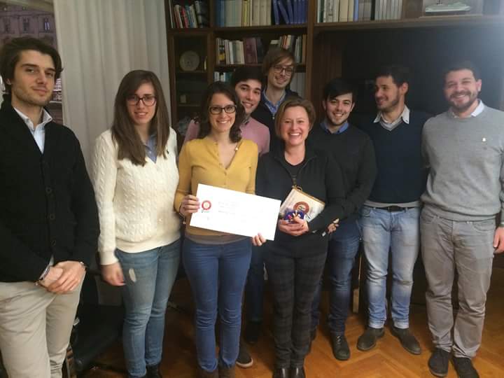 ele_capaldo's tweet photo. @RotaracTrieste chiude il corso di primo soccorso con donazione alla @crocerossa #volontari #rotaraction #amici https://t.co/cn3Jck03Hq
