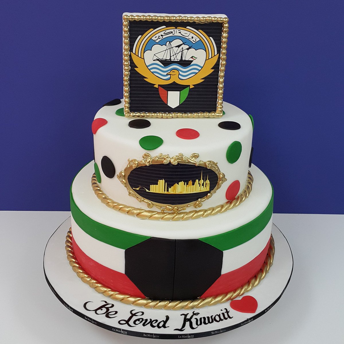 MfarhatAli's tweet photo. #chef_ali_farhat #lebanon #beirut #chef #sweet #chocolates #cakedesign #cake #coffesweet #weddingcake #alimfarhat https://t.co/KMJHnYvRZd