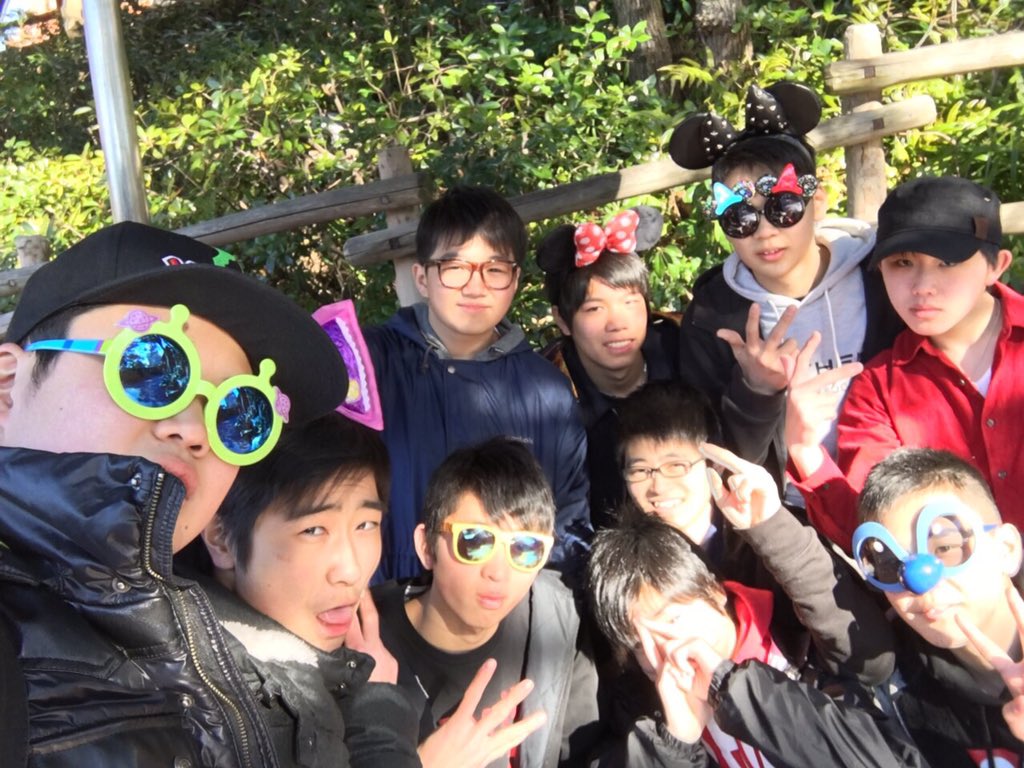 ryoua7456's tweet photo. ディズニー楽しかった！
乗り物より、トムソーヤ島で鬼ごっこをしたのが楽しかった！
最後にいい思い出作れてよかった https://t.co/iosYeJY1BI