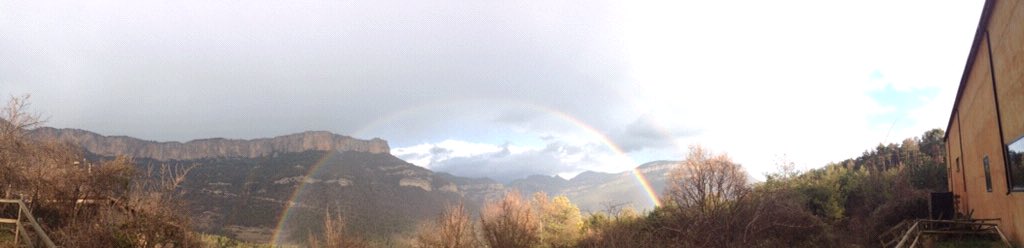 coriolabcn's tweet photo. Marxem de la Vall d'Ora amb un disc sota el braç. #coriola #feliç #musica #gravacio #elsegon #solsones https://t.co/NspHQJcO9F