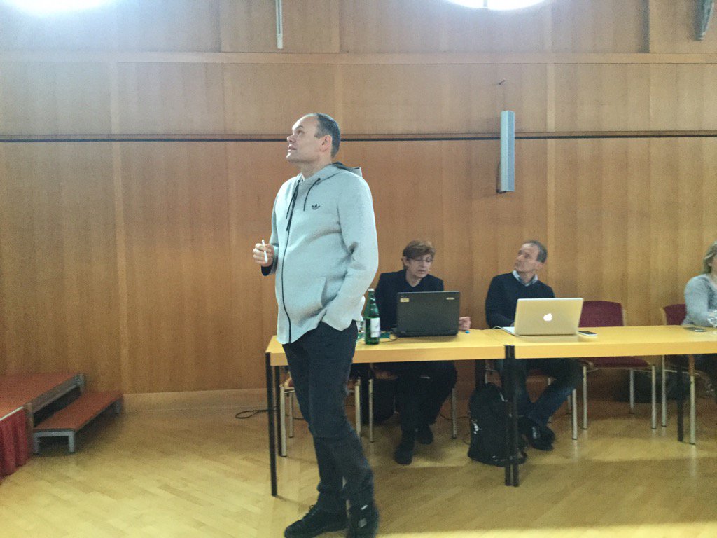 DigitalInklusiv's tweet photo. 2. Tag: HLG für Hochschuldidaktik T3C: Wissenschaftskommunikation mit Univ.-Doz. Dr. Martin Ebner #hlgt3c https://t.co/PyynB1adGJ