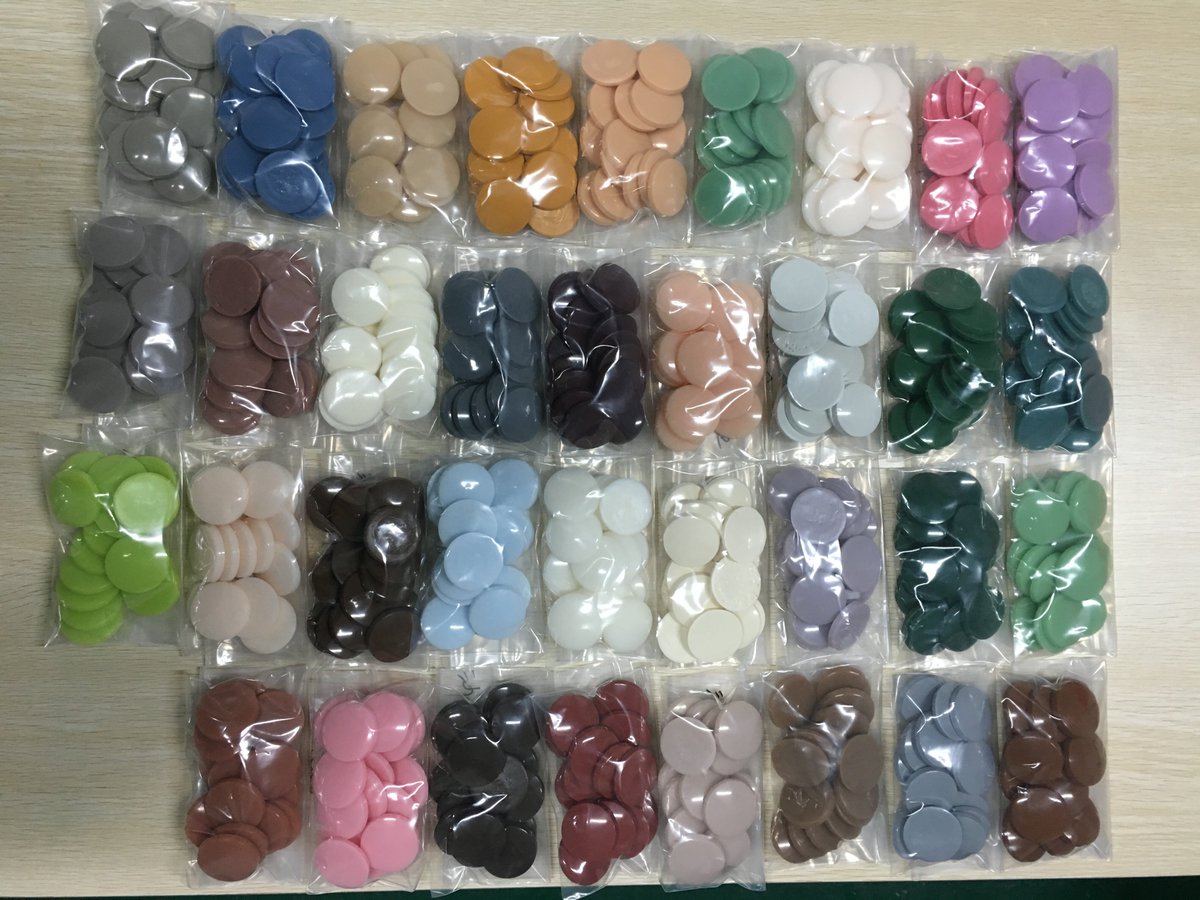 izzylee321's tweet image. Kongder team are busy making glue sample cakes of different stone brands.More glue sample cakes are on the way.