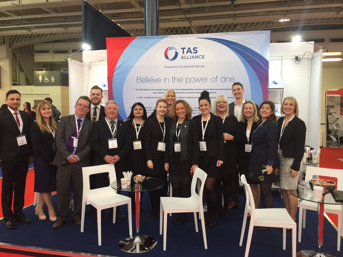 RoomspaceIberia's tweet photo. Nuestro equipo de ventas global en el #BusinessTravelShow en Londres https://t.co/cBd31PSXs9